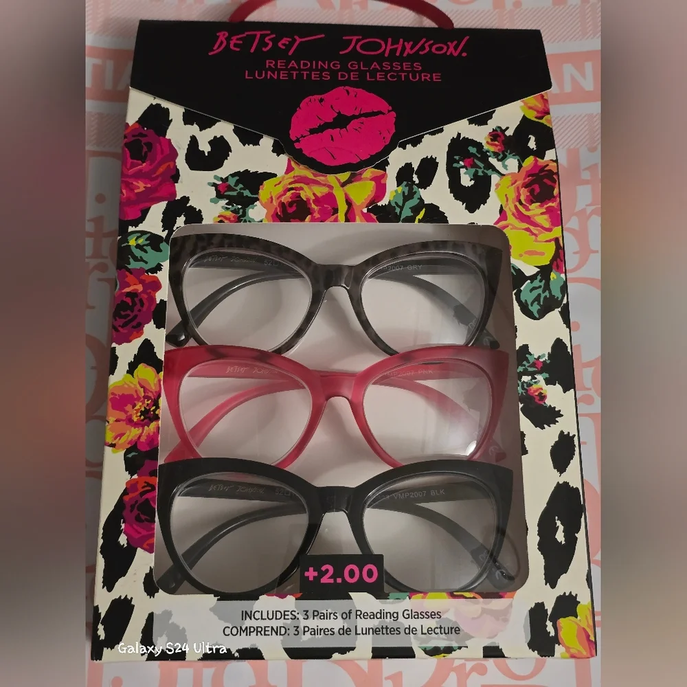 Betsey Johnson 3-pair cat-eye reading glasses set in +2.00 magnification NIB